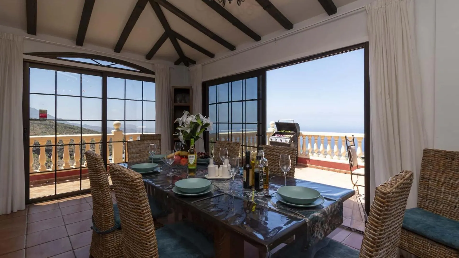 Villa El Mirador 6 Bedrooms アデヘ